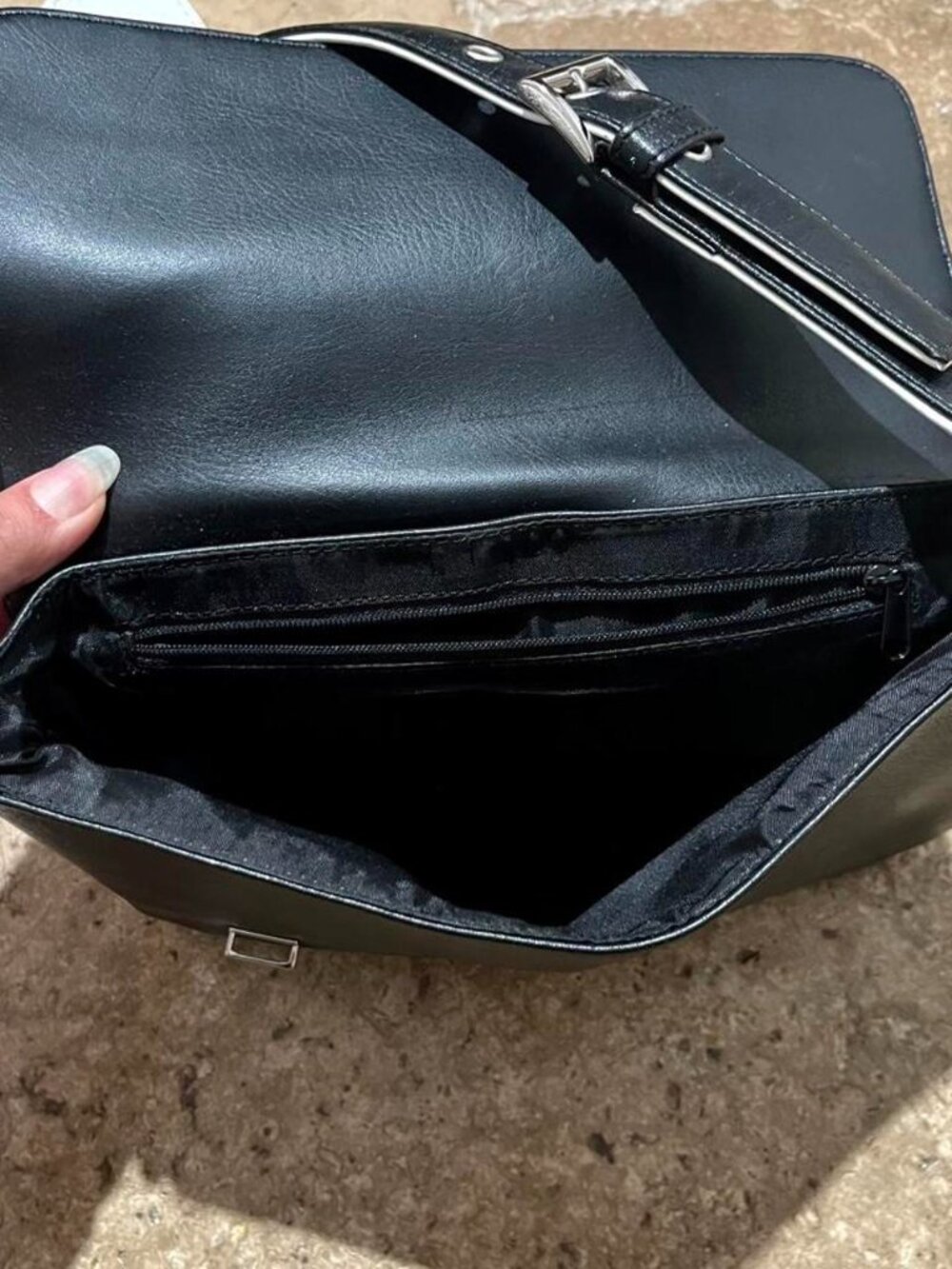 Y2K Black and White Contrast Shoulder Bag - Picture 3 of 4